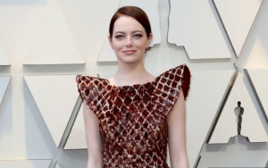 Emma Stone Injures Her Shoulder After 'Slipping on a Floor,' Not at Spice Girls Concert