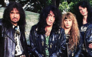 Gene Simmons Believes He Will 'Cry Like Young Girl' at KISS' Final Concert