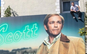 Luke Perry's Son Scales 'Once Upon a Time in Hollywood' Billboard Ahead of L.A. Premiere