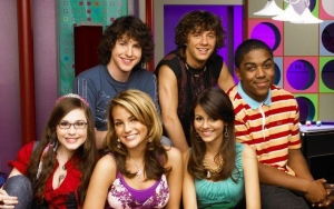 'Zoey 101' Cast Reunites With Creator Amid Reboot Rumors