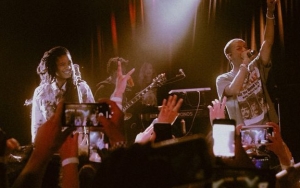 Video: Willow Smith Surprises L.A. Crowd by Bringing Brother Jaden on Stage