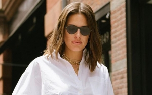 Pregnant Ashley Graham's Stretch Marks-Flaunting Nude Photo Earns Her Praises