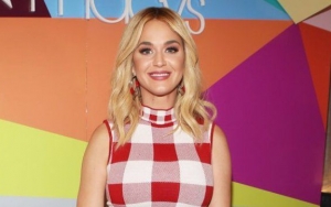 Video: Katy Perry Treats Fans to Bathroom Performance of 'Small Talk'