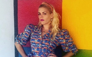 Busy Philipps Claps Back at Troll for Criticizing Her 'Terrible' Skin 