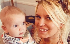 Jessica Simpson Has Funny Response to Troll Saying She Suffers Nip Slip in New Photo
