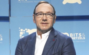 Watch: Kevin Spacey Performs 'La Bamba' With a Band on the Street in Spain 