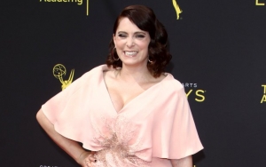 Rachel Bloom Celebrates Emmy Win With Pregnancy Announcement