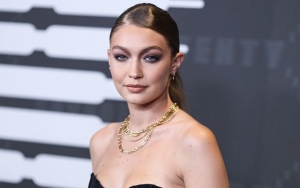 Gigi Hadid Forced to Go Barefoot at Marc Jacobs Show by Broken Heel