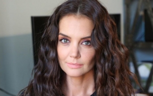 Katie Holmes Has the Best Reaction to Being Ambushed by Overexcited Fan