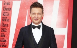 Jeremy Renner's Ex Threatens to Leak His Nude Pics