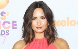 Demi Lovato's Nude Photos Leak Following Snapchat Hacking