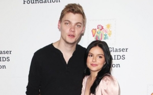 What Split? Ariel Winter and Levi Meaden Share a Hug in Afternoon Outing