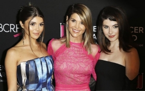 Lori Loughlin's Daughters Withdraw From USC as Parents Await Fate in College Admissions Scandal