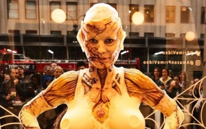 Heidi Klum Debuts Creepy Sci-Fi-Themed Halloween Costume After 13-Hour Transformation