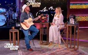 Garth Brooks Brought Kelly Clarkson to Tears With 'To Make You Feel My Love' Serenade 