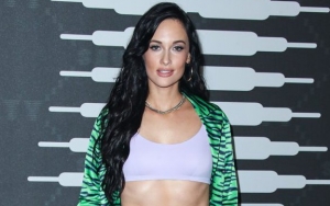  Kacey Musgraves Has Hilarious Response to Critic Calling Her Personality 'Sh**ty'