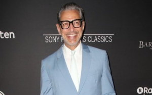 Jeff Goldblum Details 'Transformative' Trip, Tattoos Fan for First Time