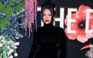 Rihanna Shows Alleged Tiny Baby Bump at British Fashion Awards