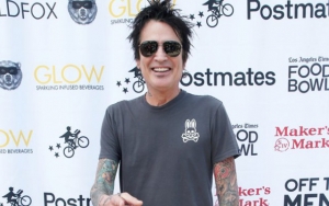Tommy Lee Pleads With Greece to Ban Santorini Donkey 'Taxis'