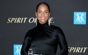 Alicia Keys Recalls Embarrassment Over Multiple 2002 Grammy Wins 