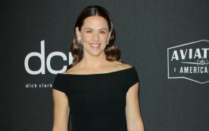 Jennifer Garner Offers Witty Response to Troll Dissing Her Career