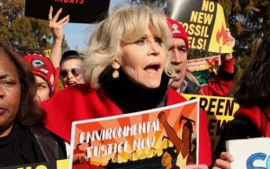 Jane Fonda Threatens to Shut Down the Government in Climate Change Protest
