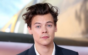 Harry Styles Takes Part in $2020 Tip Challenge During Anguilla Trip
