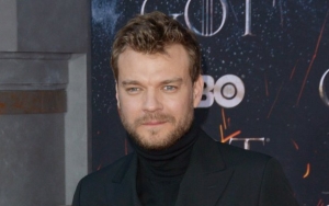 'Game of Thrones' Star Pilou Asbaek Drops F-Bomb on Live TV at SAG Awards