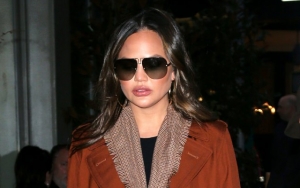 Chrissy Teigen Credits Bone Broth for Aiding Recovery From Post-Partum Depression 