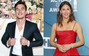 Shooting His Shot! Tyler Cameron Says He'd Swipe Right for Jennifer Garner on Tinder