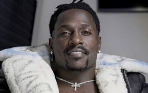 Video Shows Antonio Brown Running Out of Jail After Posting Bail, but He Goes the Wrong Way