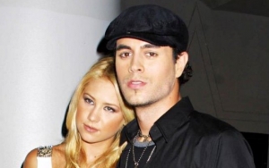 Surprise! Anna Kournikova Shows Huge Baby Bump While Boating With Enrique Iglesias