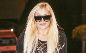 Amanda Bynes Debuts New Fiance in Selfie After Surprise Engagement, Fans Think It's Fake