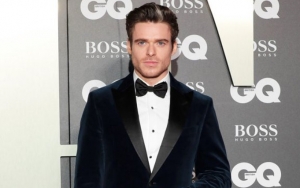 Richard Madden Clowned by Celeb Friends Over Topless Selfie