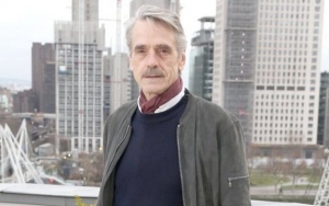 Latest Jeremy Irons news: Jeremy Irons Backpedals on Past Comments