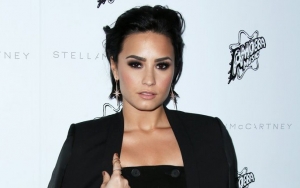 Demi Lovato Embraces Her Freckled Complexion in No Makeup Monday Post