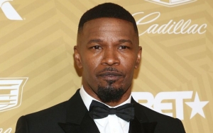 Jamie Foxx Quickly Sanitizing His Hand After Touching Fan Amid Coronavirus Outbreak