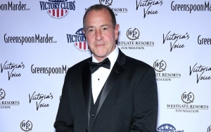 Lindsay Lohan's Father Dodges Jail Time in Harassment Case