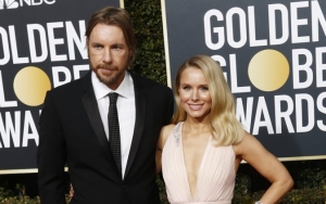 Kristen Bell Cheers Up Quarantined Dax Shepard by Dancing Outside His Window