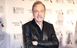 Neil Diamond Offers Fans a Coronavirus Version of 'Sweet Caroline'