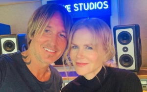 Nicole Kidman Serves as Keith Urban's Roadie During Second Impromptu Livestream Concert