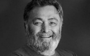Bollywood Stars Mourn Death of Rishi Kapoor From Cancer