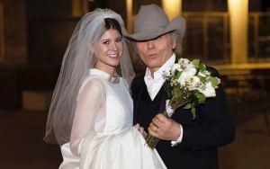 Dwight Yoakam Quietly Tied the Knot With Fiancee Before Coronavirus Lockdown