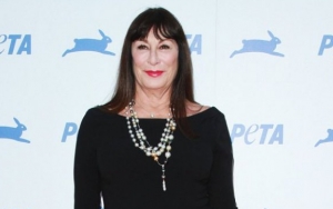 Anjelica Huston Pleads for and End to 'Fright Tests' on Apes
