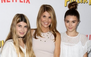 Lori Loughlin's Daughters Send Love to Mum on Mother's Day Amid College Admissions Scandal 