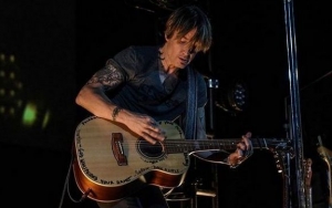 Keith Urban Serenades Medical Workers in Drive-By Concert 