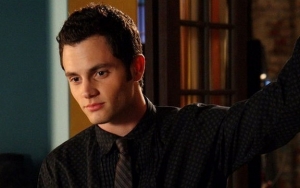 Penn Badgley Finds It Uncomfortable Watching Himself on 'Gossip Girl'