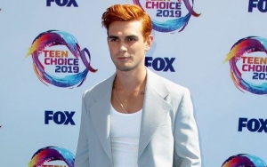 KJ Apa Freaks Out as He Realizes His Eye Might Be Damaged by 'Shard of Metal'