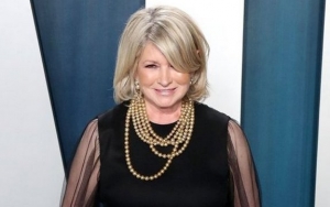 Martha Stewart Drops F Bomb as She Criticizes Chelsea Handler's Attempt to Imitate Her Pool Selfie