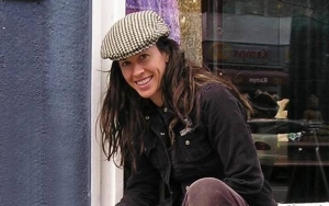 Alanis Morissette Robbed at Gunpoint With Bag Full of Lyrics
